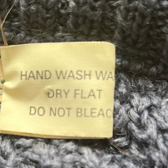 L. L. Bean Vintage Chunky Blue Wool Crew Neck Sweater EUC - Picture 6 of 6